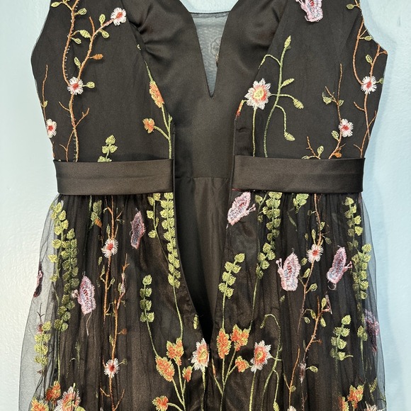 Size 8 Black Floral Embroidered Maxi Formal Dress Mesh Over Dress Embroidered - Picture 6 of 7